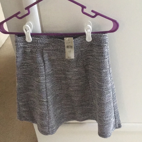 *NWT* LOFT Petite Textured Knit Flippy Skirt - Picture 4 of 6